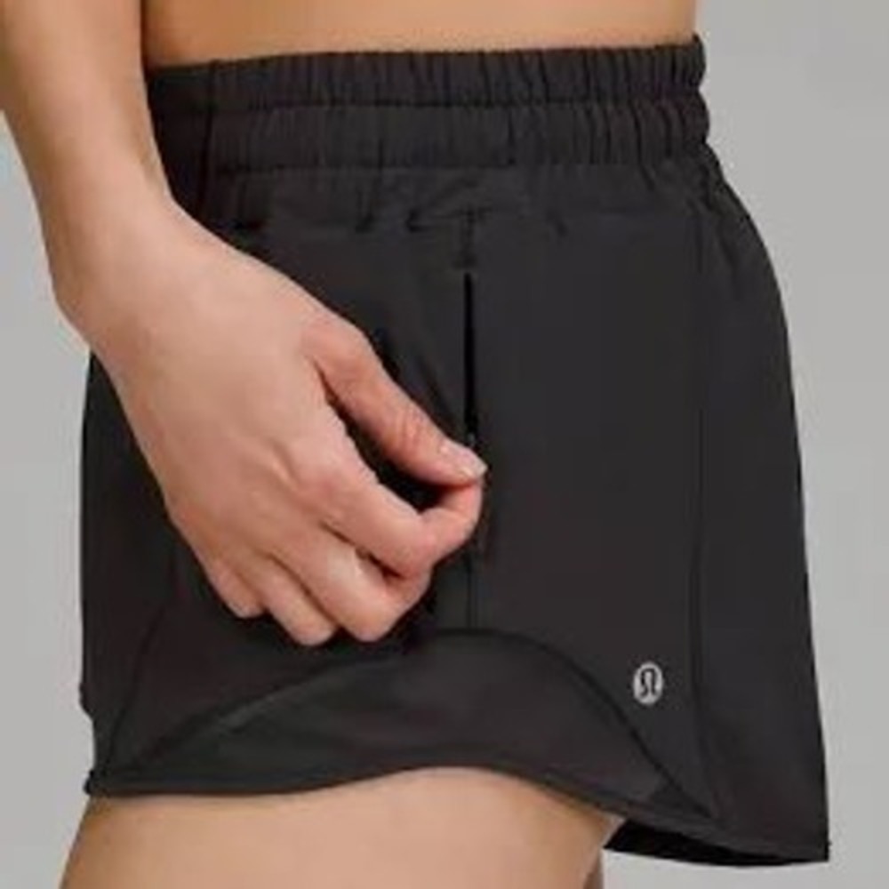 Lululemon Hotty Hot High-Rise Lined Short 2.5 Black Size 8 Activewear Running